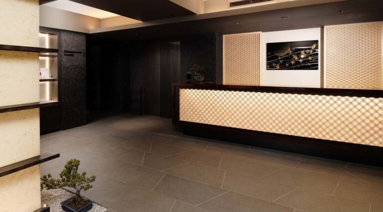 00002MIMARU KYOTO NISHINOTOIN TAKATSUJI