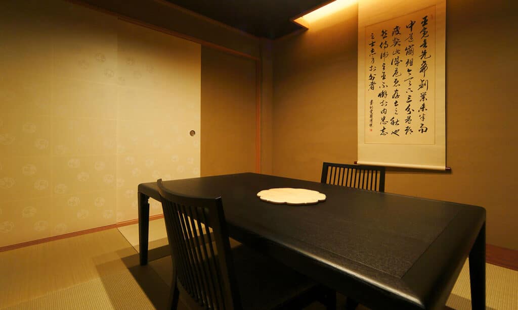 00002aoi hotel1012