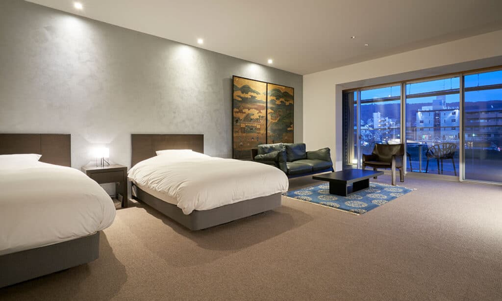 00005aoi hotel1012