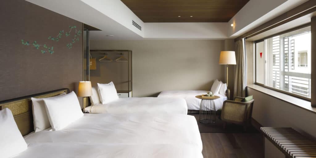 img_rooms_deluxe-grand-twin03 (1)